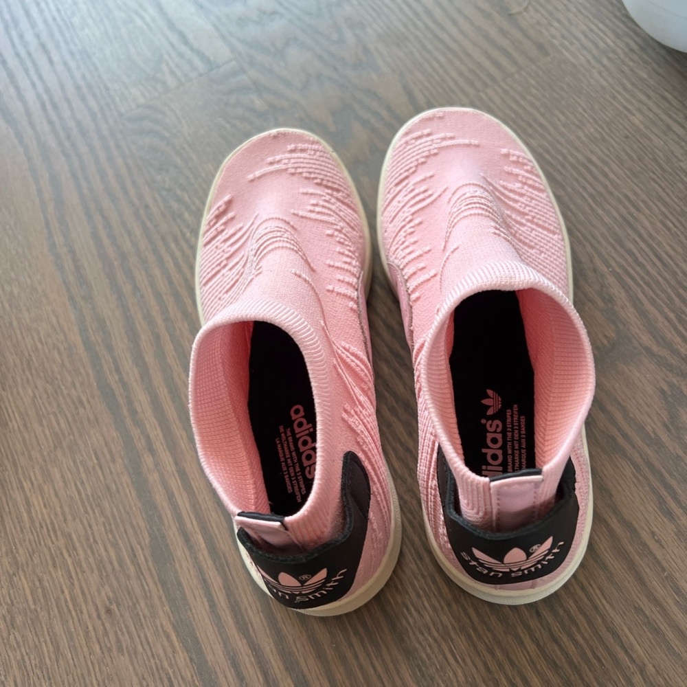 Women’s Adidas - Like New - Size 6
